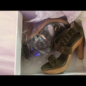 Brand New in Box Banana Republic Sandals